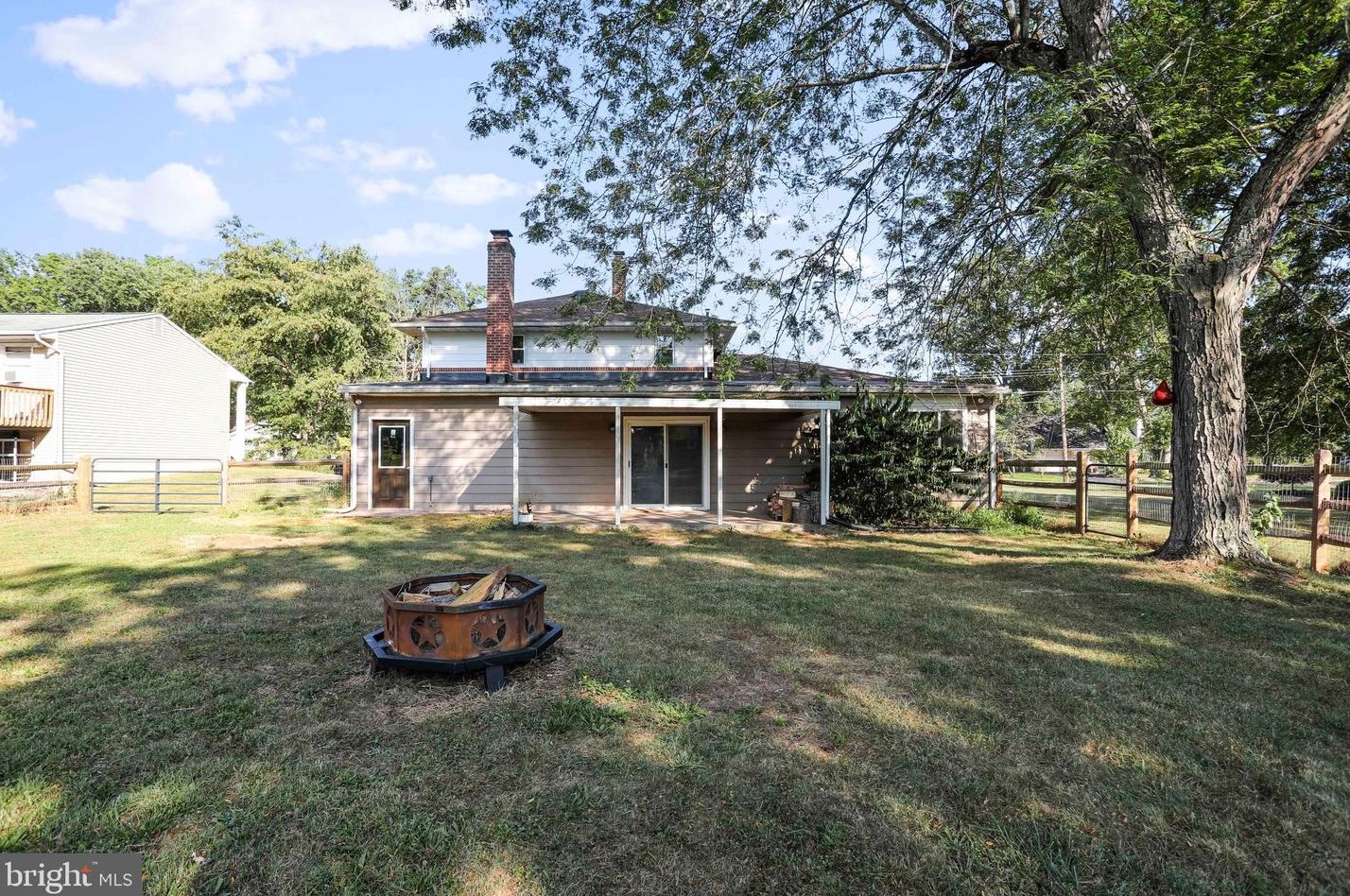 85 Confederate Dr, Gettysburg PA  17325-8421 exterior