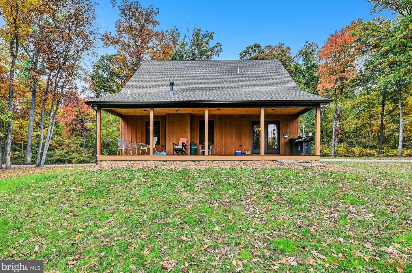 1765 Hunterstown Hampton Rd, New Oxford, PA 17350-8855