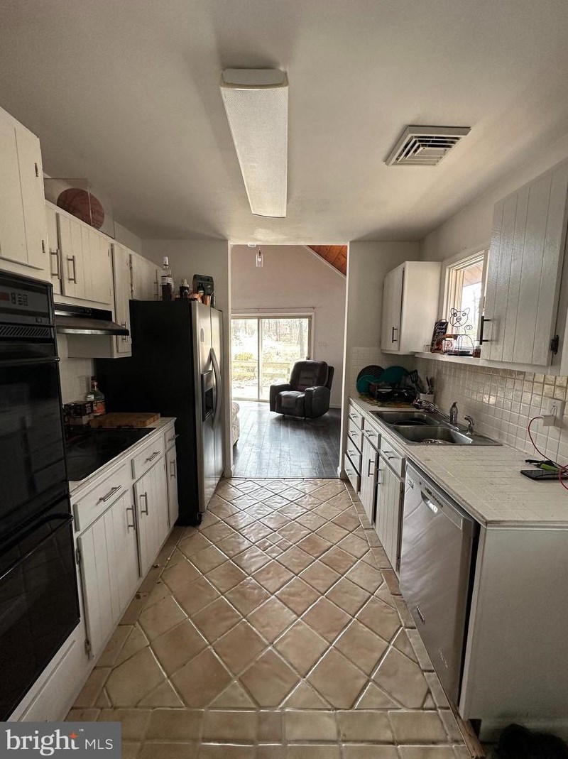 13 Halleck Dr, East Berlin PA  17316-9352 exterior