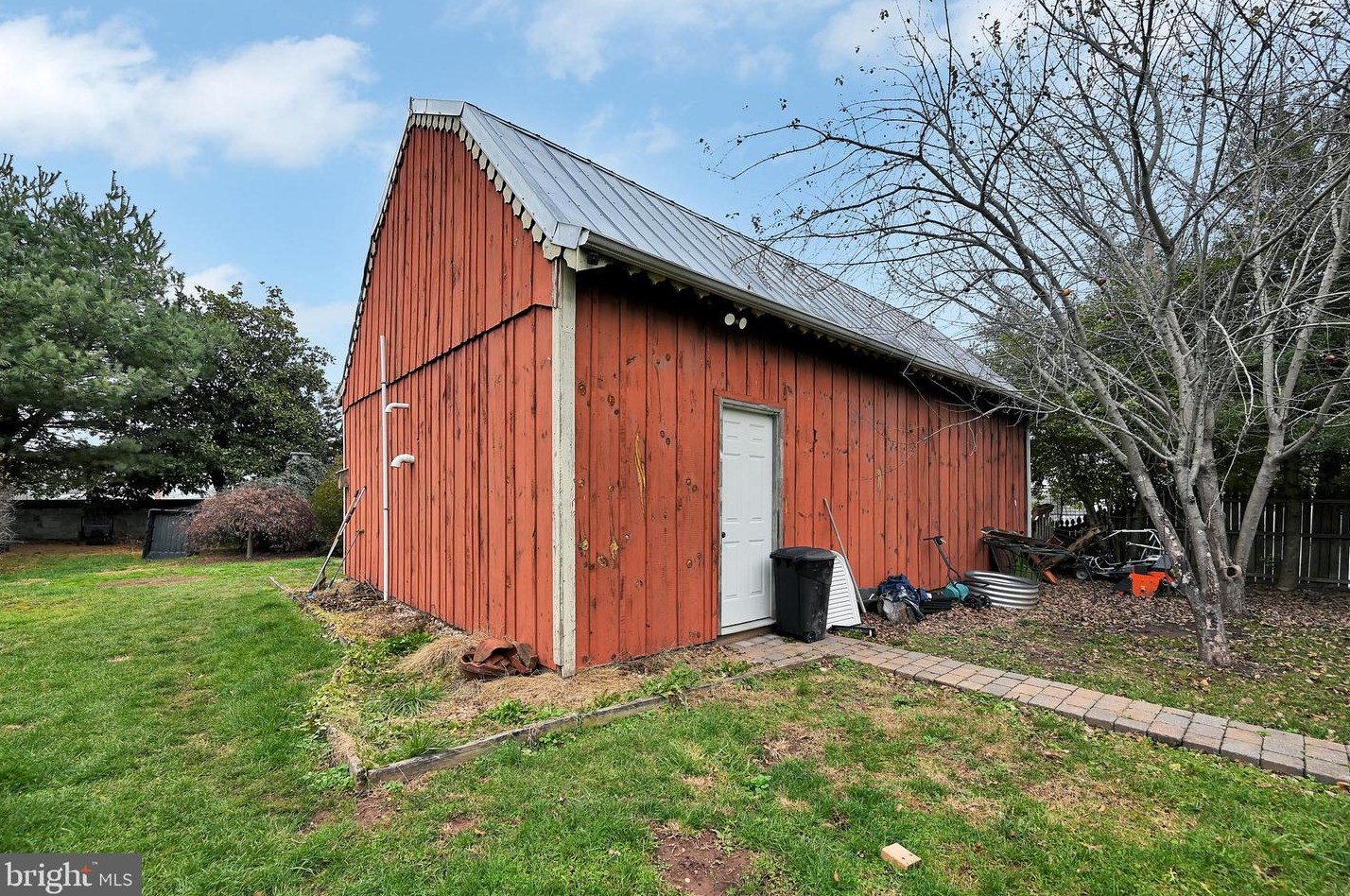 29 King St, Abbottstown PA  17301-9760 exterior