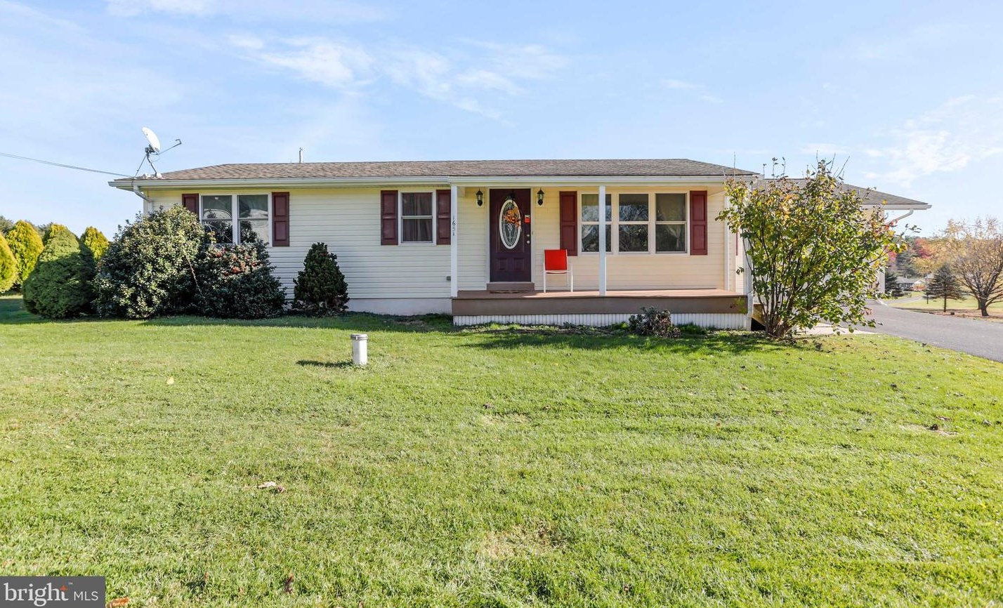 1651 Buchanan Valley Rd, Orrtanna, PA 17353-9768