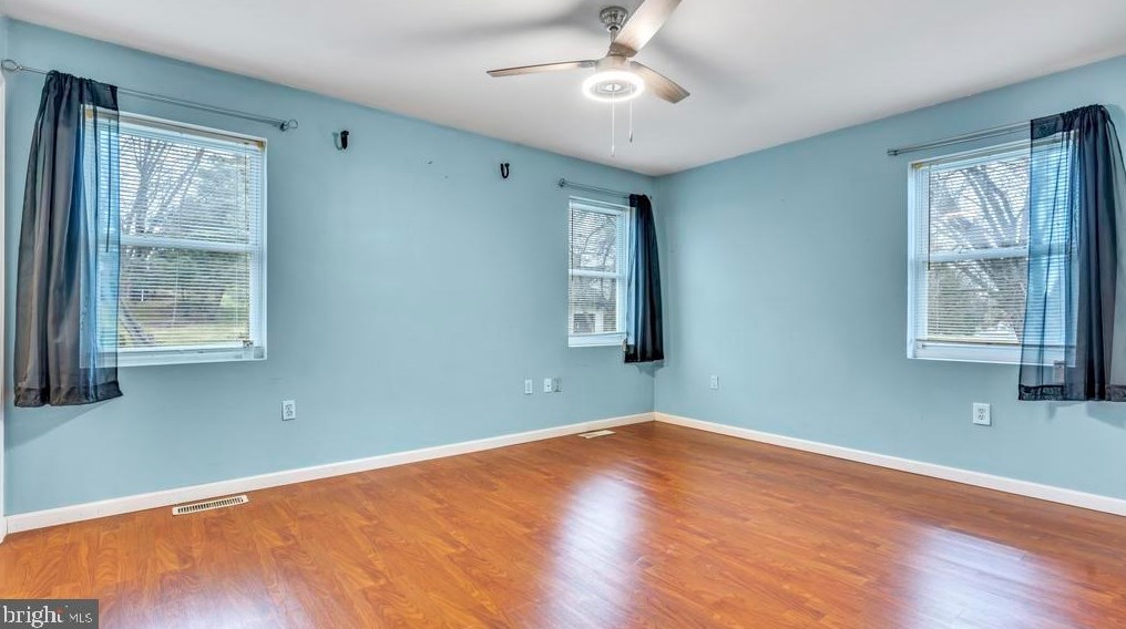 14 Wadsworth Dr, East Berlin PA  17316-9328 exterior