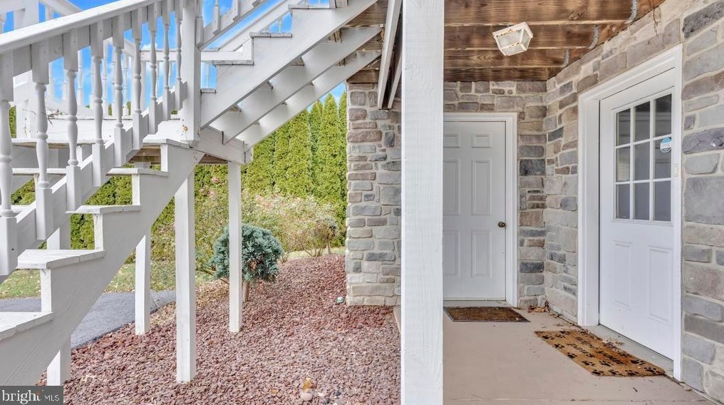 14 Wadsworth Dr, East Berlin PA  17316-9328 exterior