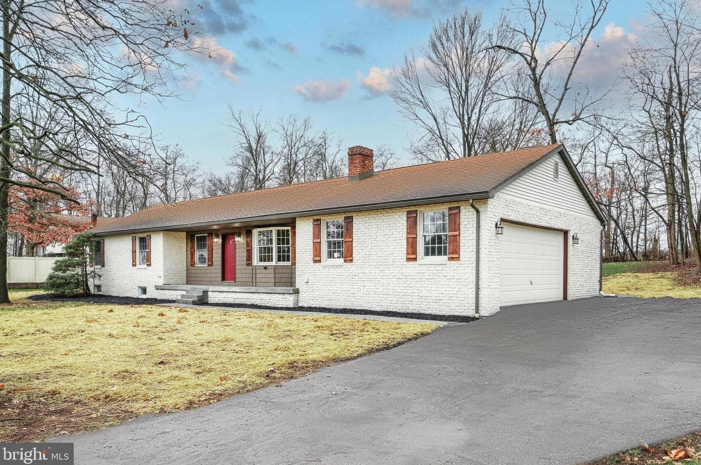 66 Hamilton Dr, Abbottstown, PA 17301-9754