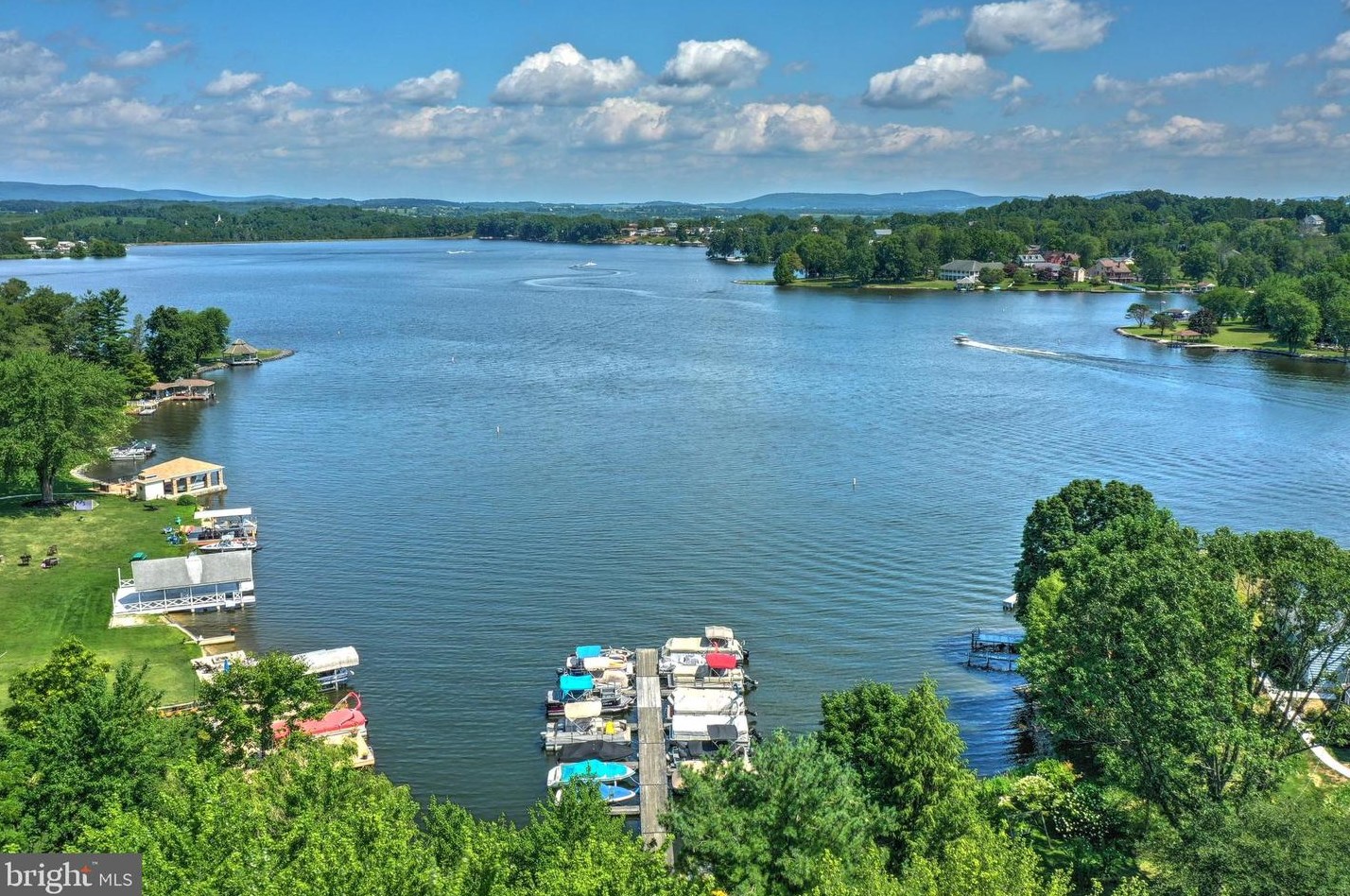 110 Schofield Dr, East Berlin PA  17316-9315 exterior