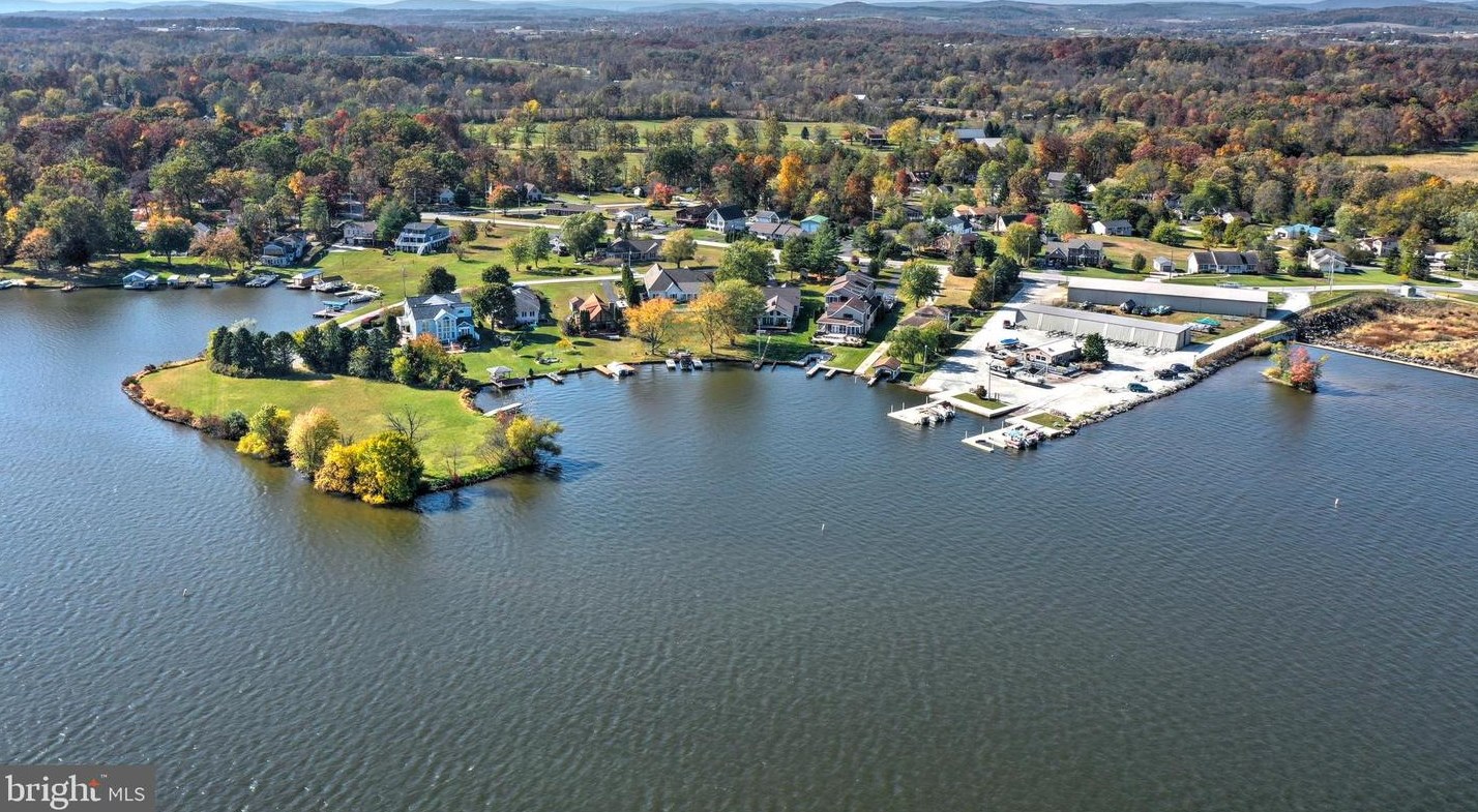 110 Schofield Dr, East Berlin PA  17316-9315 exterior