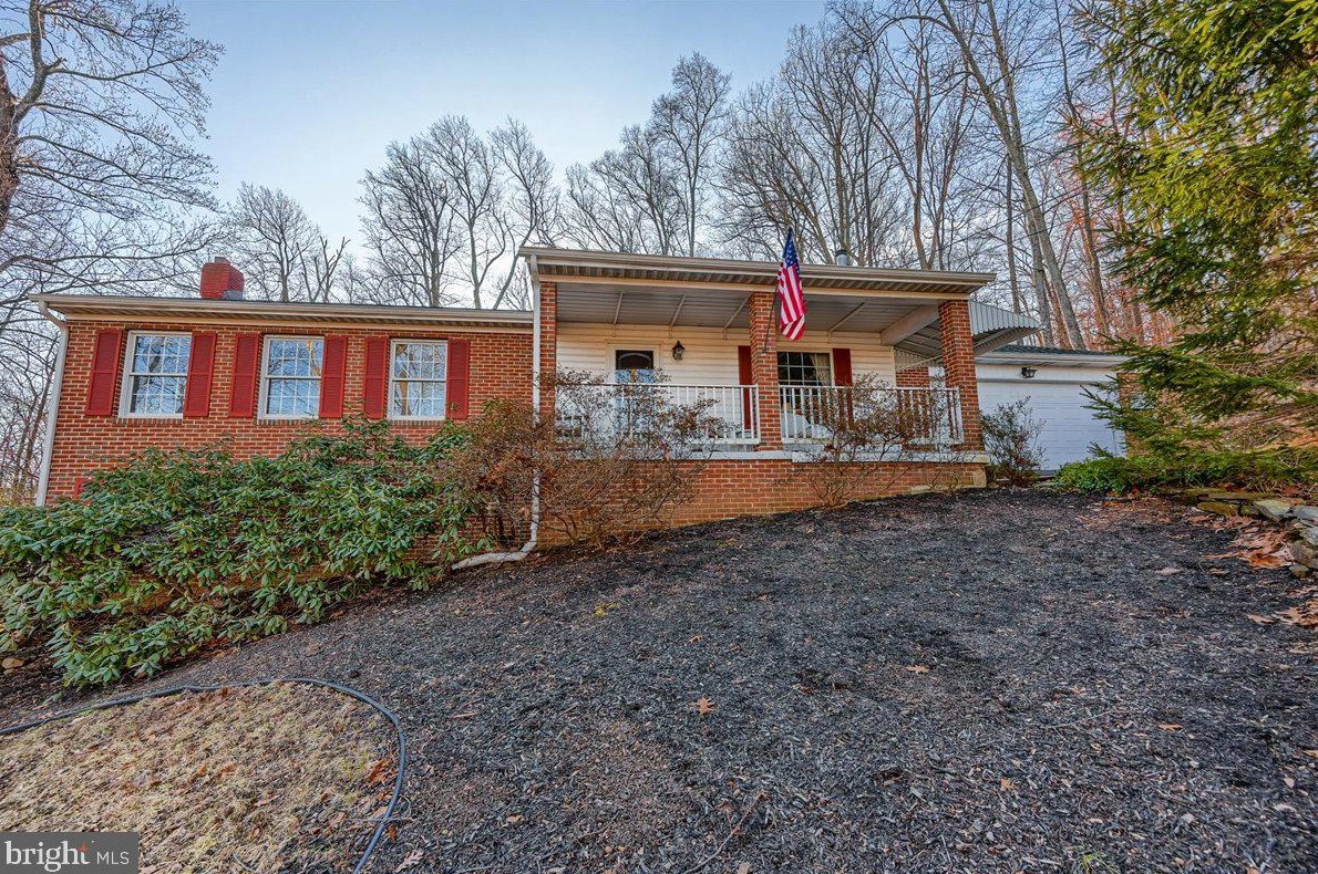 17 Persimmon Trail, Charnita, PA 17320