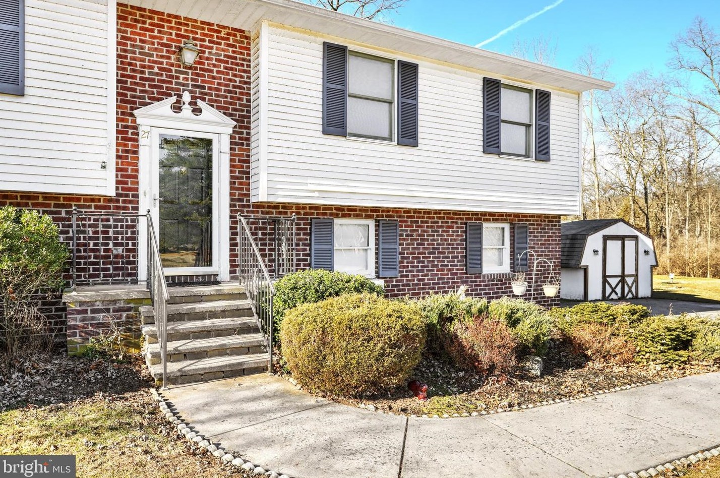 27 Howard Dr, East Berlin PA  17316-9394 exterior