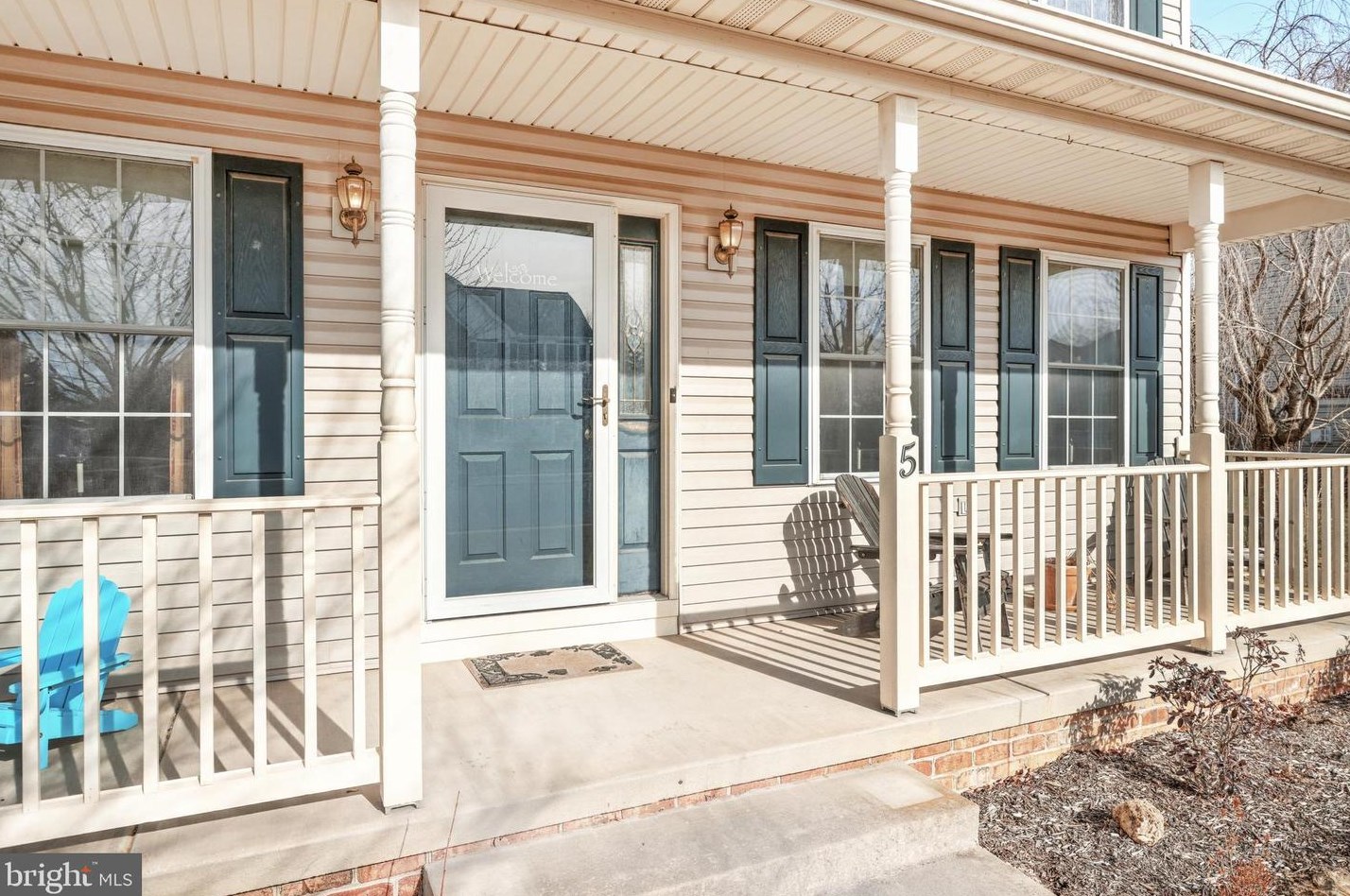 5 Hickory Ln, Littlestown, PA 17340