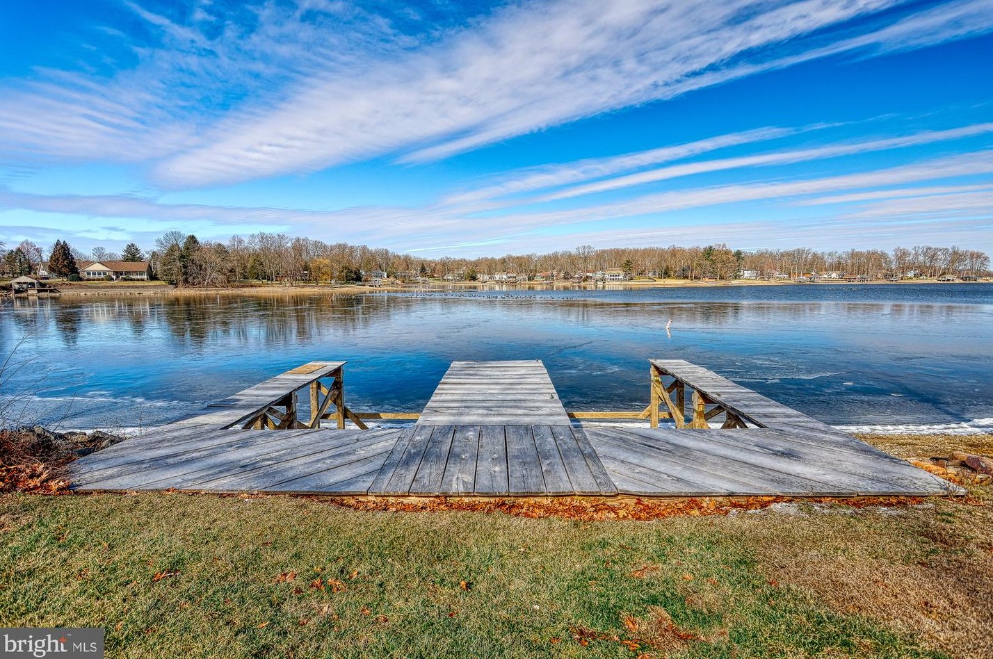 376 Lake Meade Dr, East Berlin, PA 17316-9369