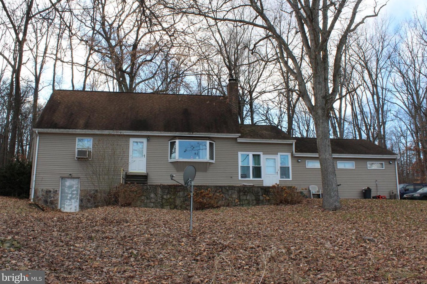1285 Bull Valley Rd, Center Mills, PA 17304