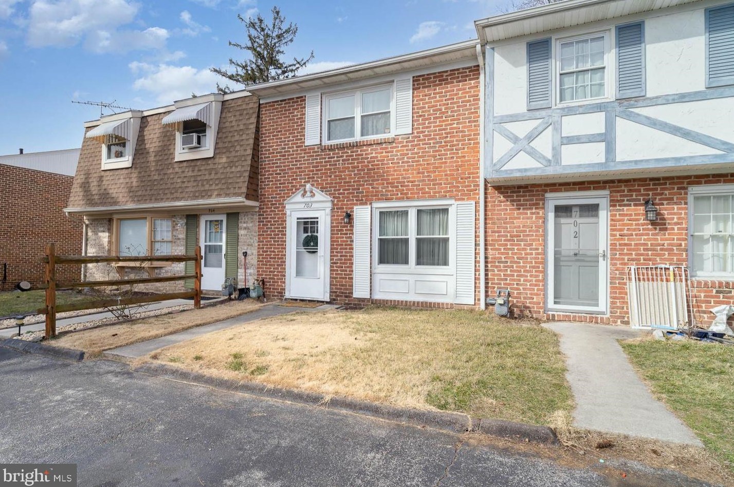 703 Hills Dr, Gettysburg, PA 17325-2440