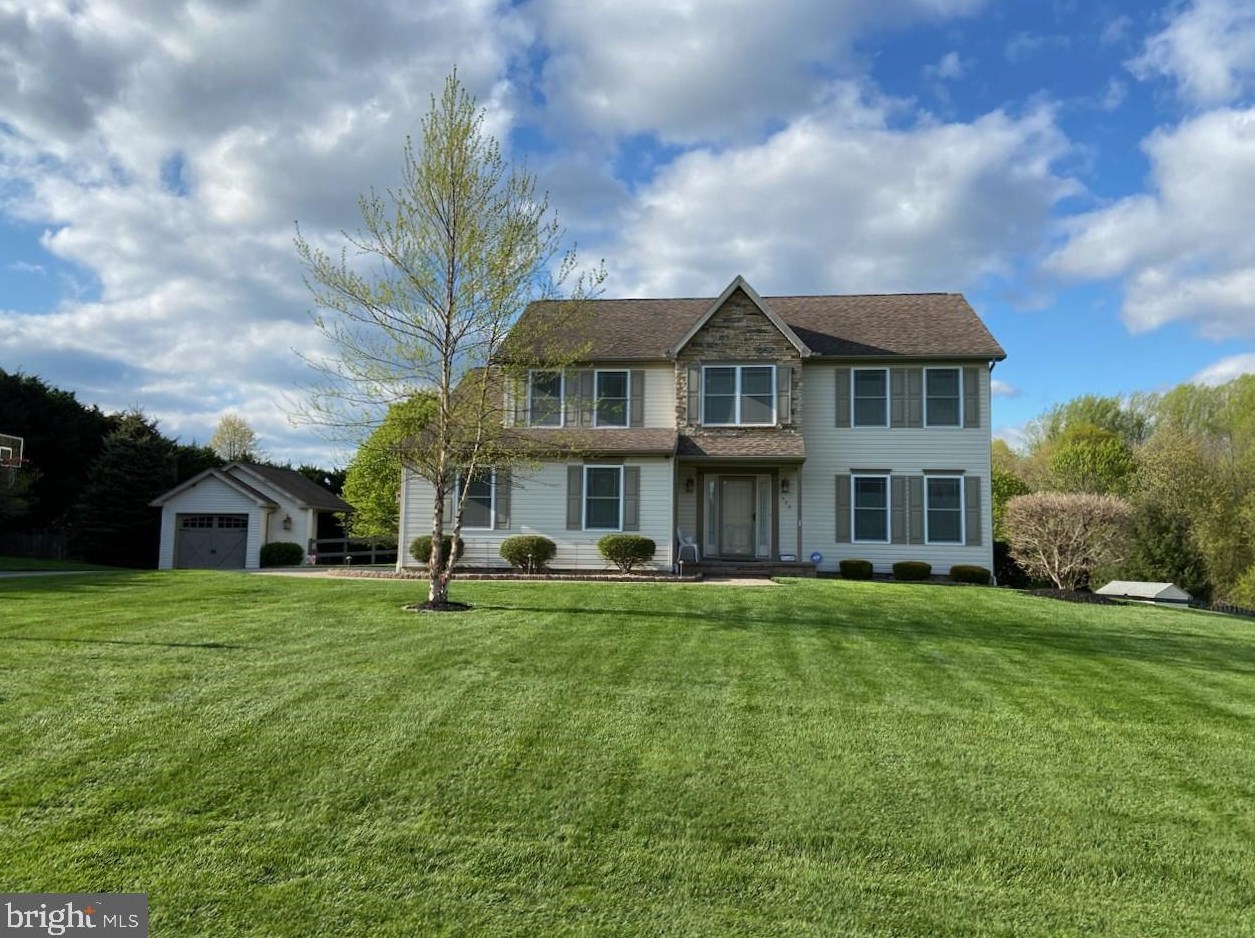 125 E Summit Dr, Littlestown, PA 17340