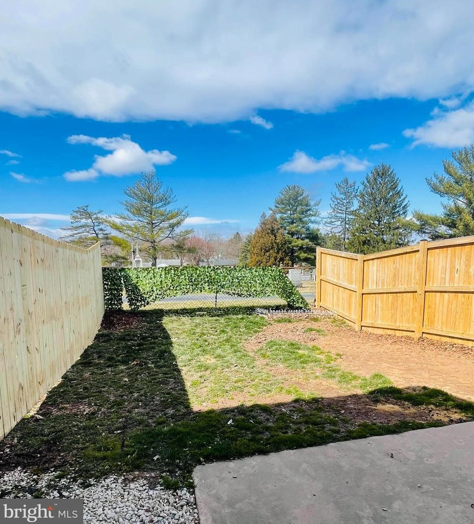 363 Village Dr, Gettysburg, PA 17325