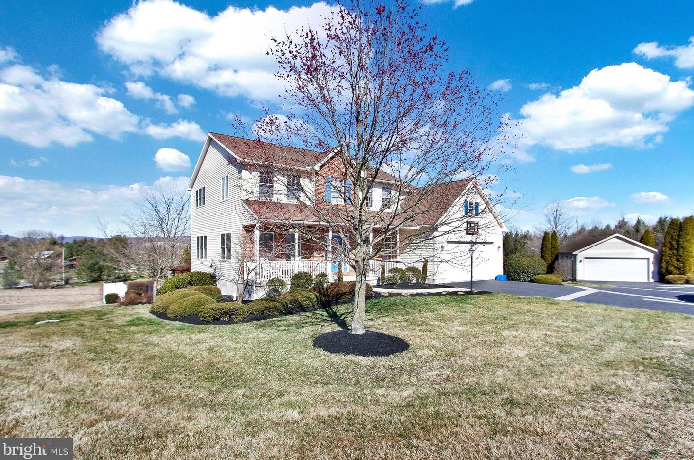 880 Belmont Rd, Gettysburg, PA 17325-7479