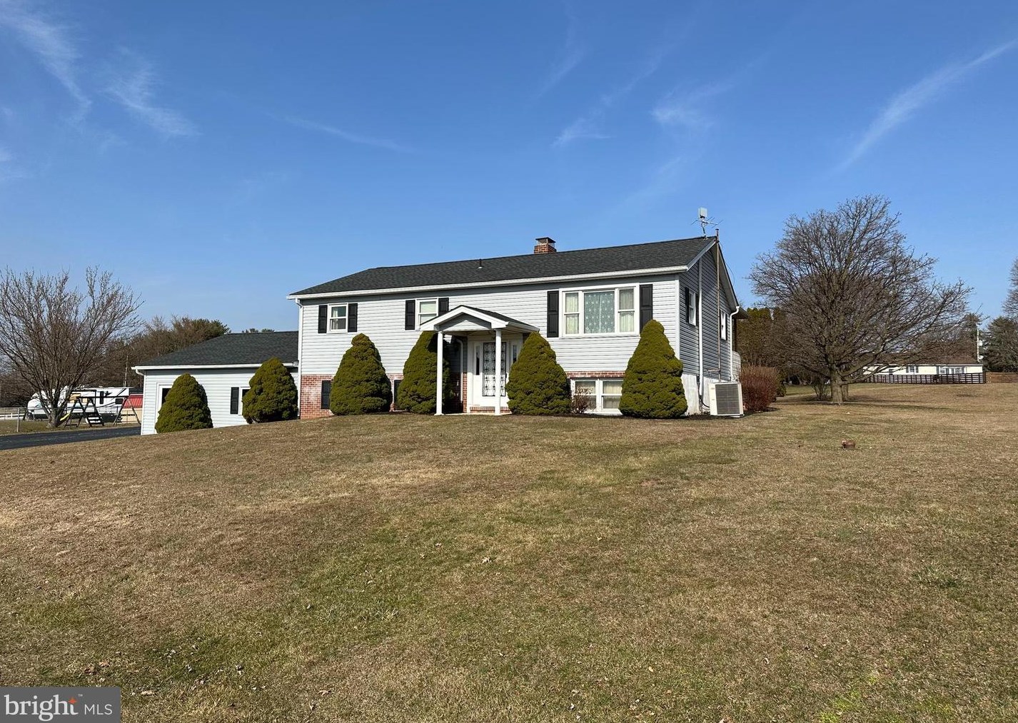 160 Groft Dr, New Oxford, PA 17350-9249