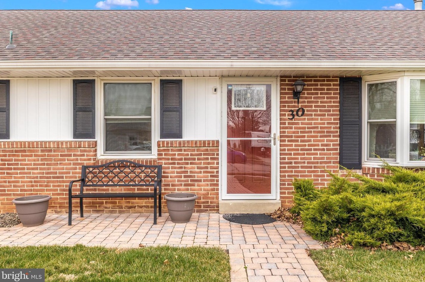 30 Maryland Ave, Littlestown, PA 17340