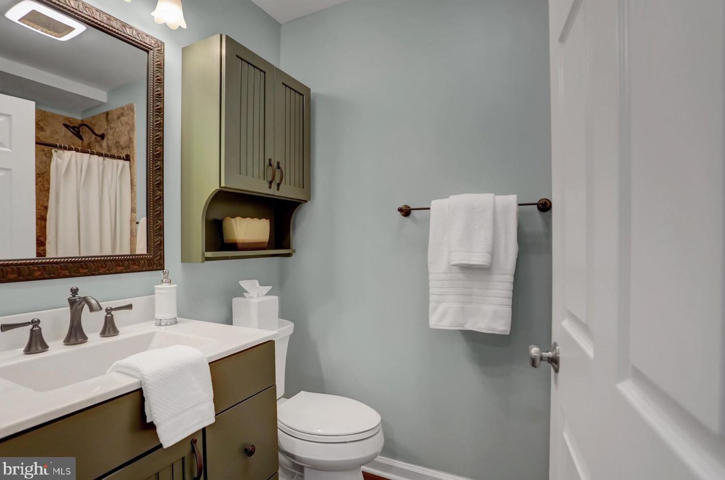 993 Heritage Dr, Gettysburg PA  17325-8973 exterior