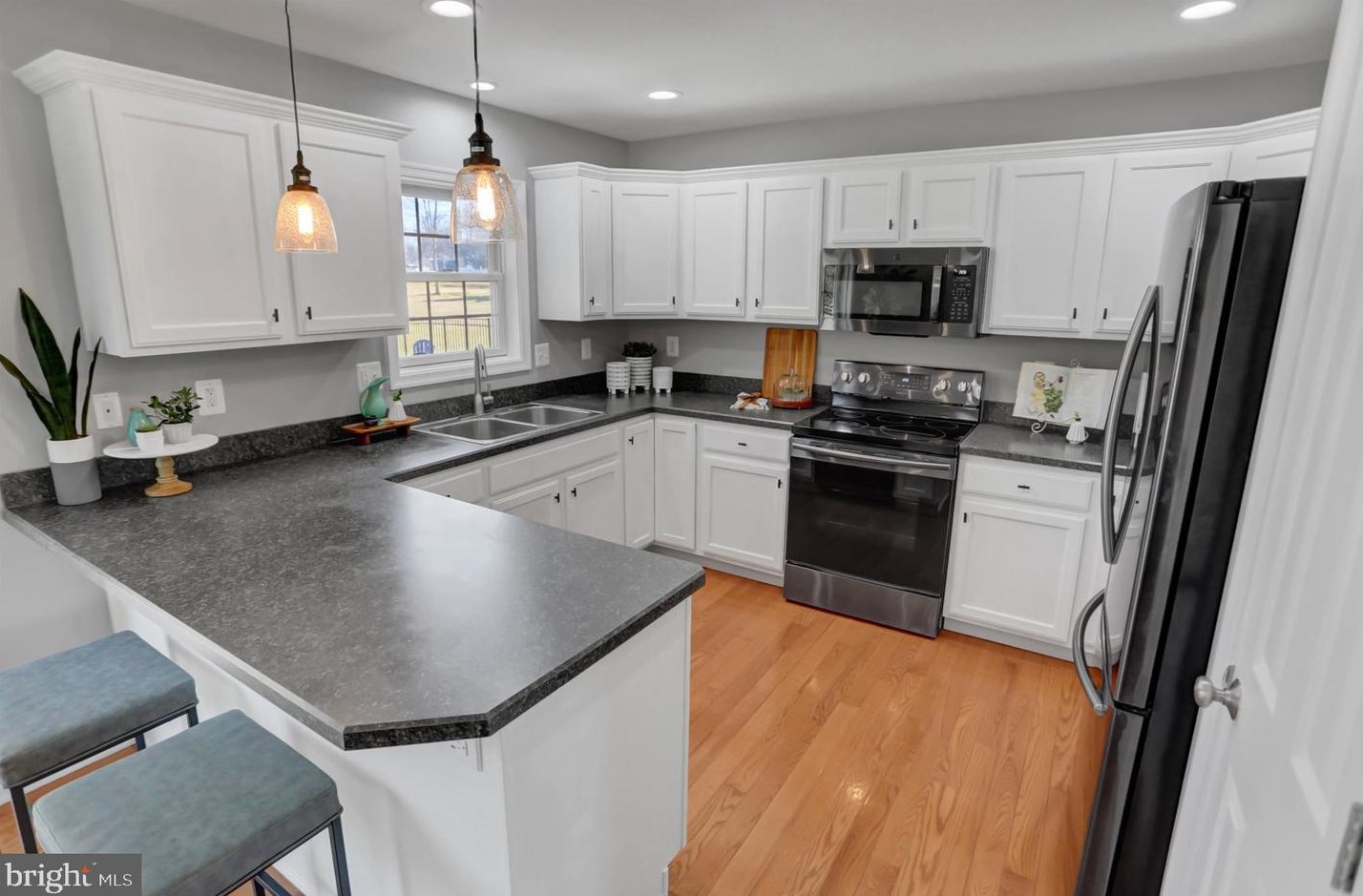 993 Heritage Dr, Gettysburg PA  17325-8973 exterior