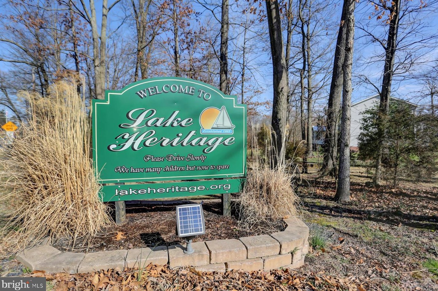 993 Heritage Dr, Gettysburg PA  17325-8973 exterior