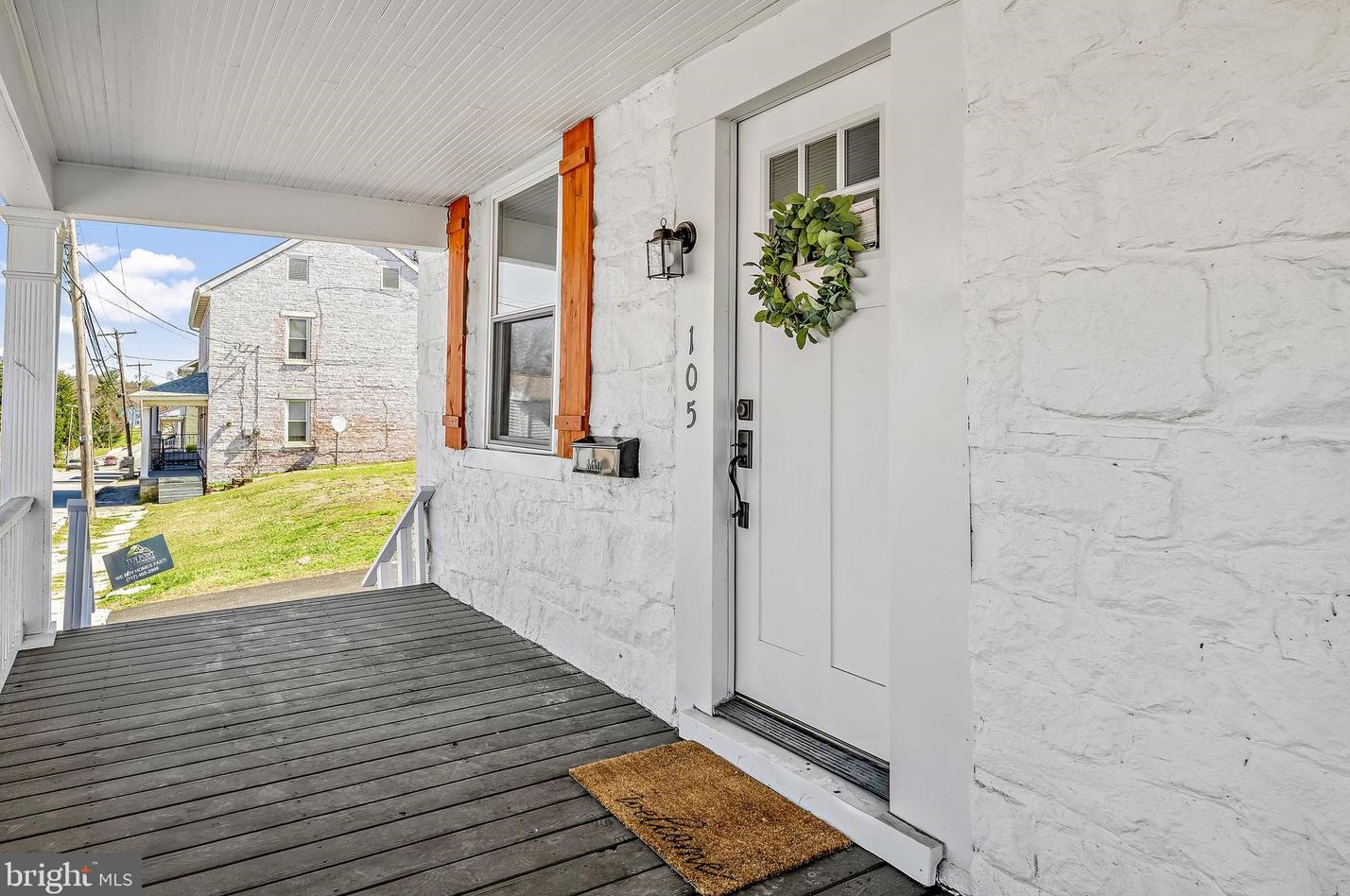105 King St, Abbottstown PA  17301-9564 exterior