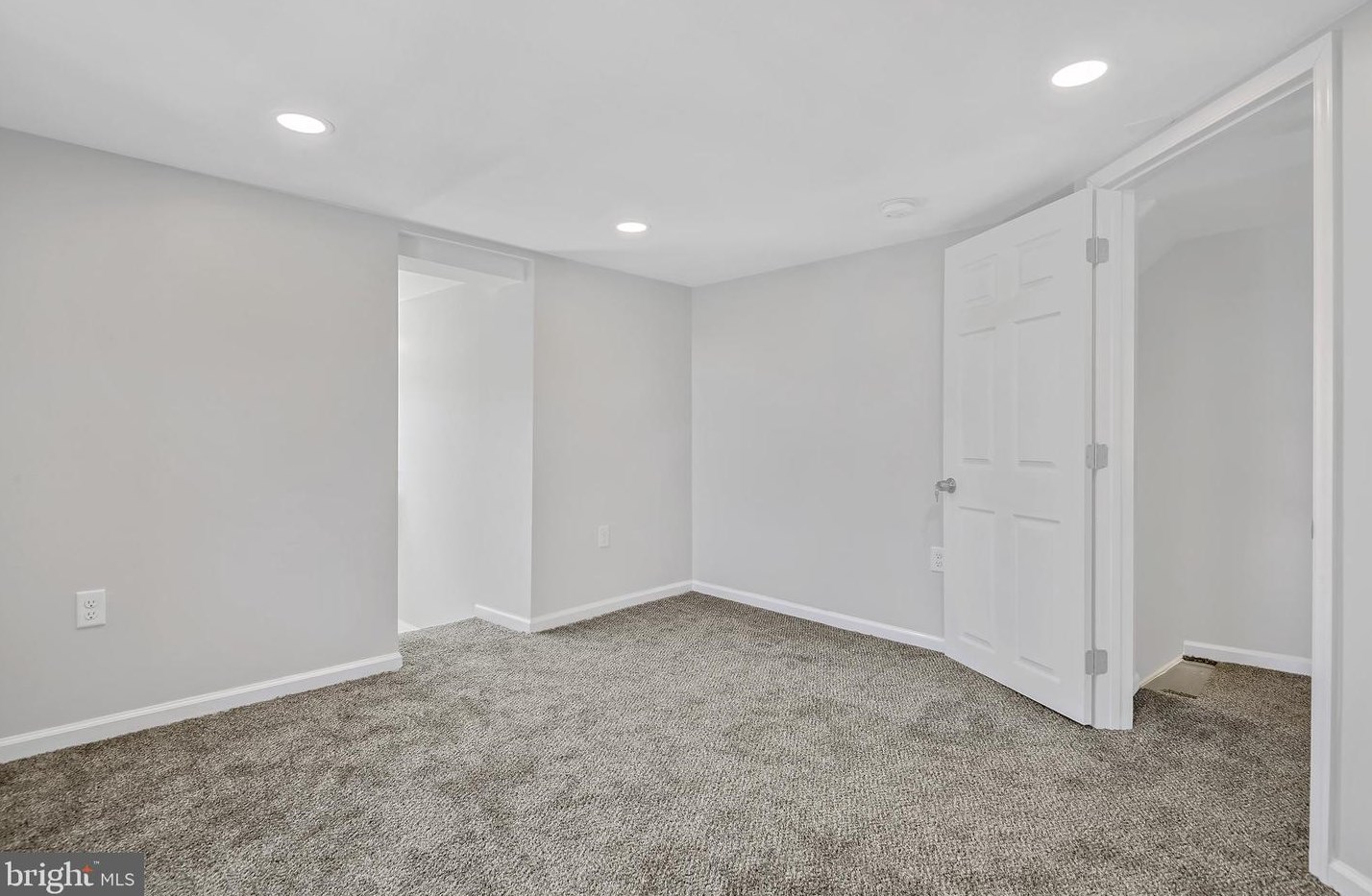 105 King St, Abbottstown PA  17301-9564 exterior