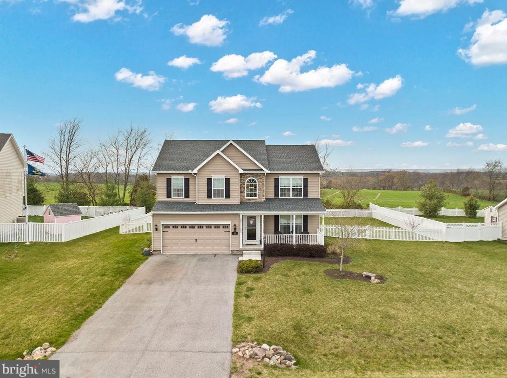90 W Crestview Ln, Gettysburg, PA 17325