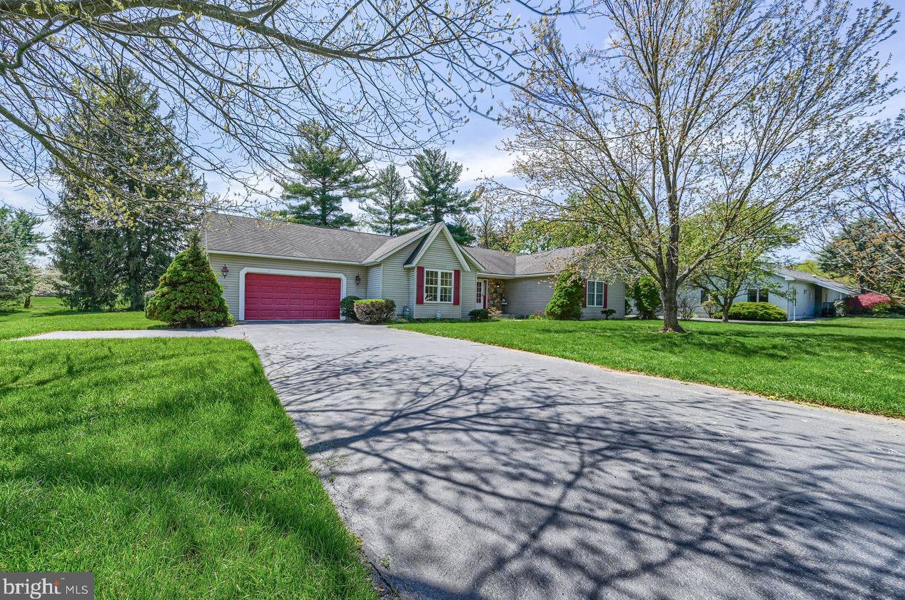 32 Beechwood Dr, Charnita, PA 17320