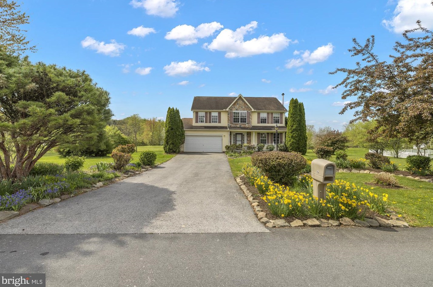 37 E Summit Dr, Littlestown, PA 17340