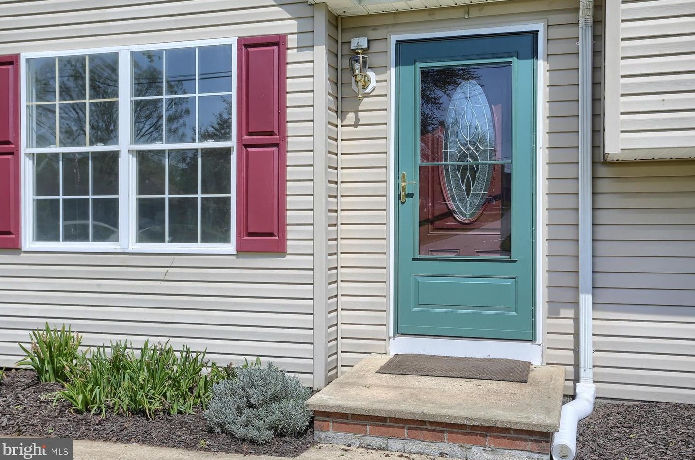 13 Howard Dr, East Berlin, PA 17316