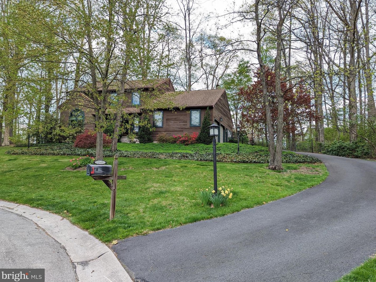 265 Twin Lakes Dr, Gettysburg, PA 17325-8540