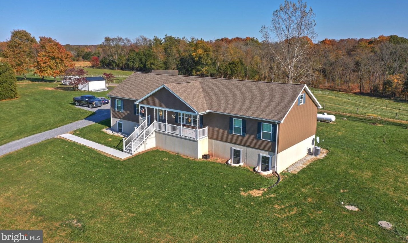 55 Two Taverns Rd, Littlestown, PA 17340
