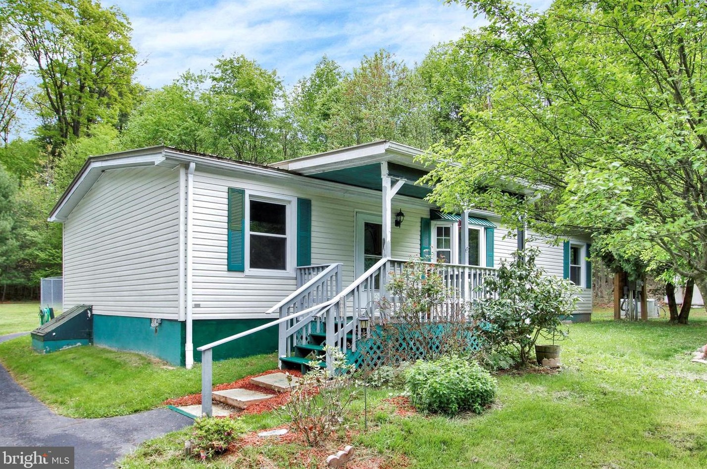 1281 New Rd, Orrtanna, PA 17353