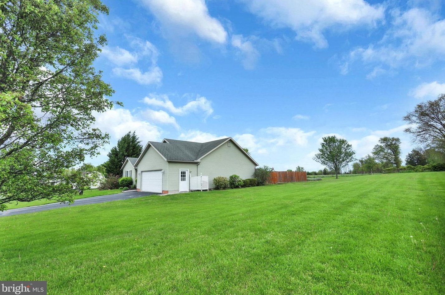 135 Hunters Cir, Abbottstown, PA 17301