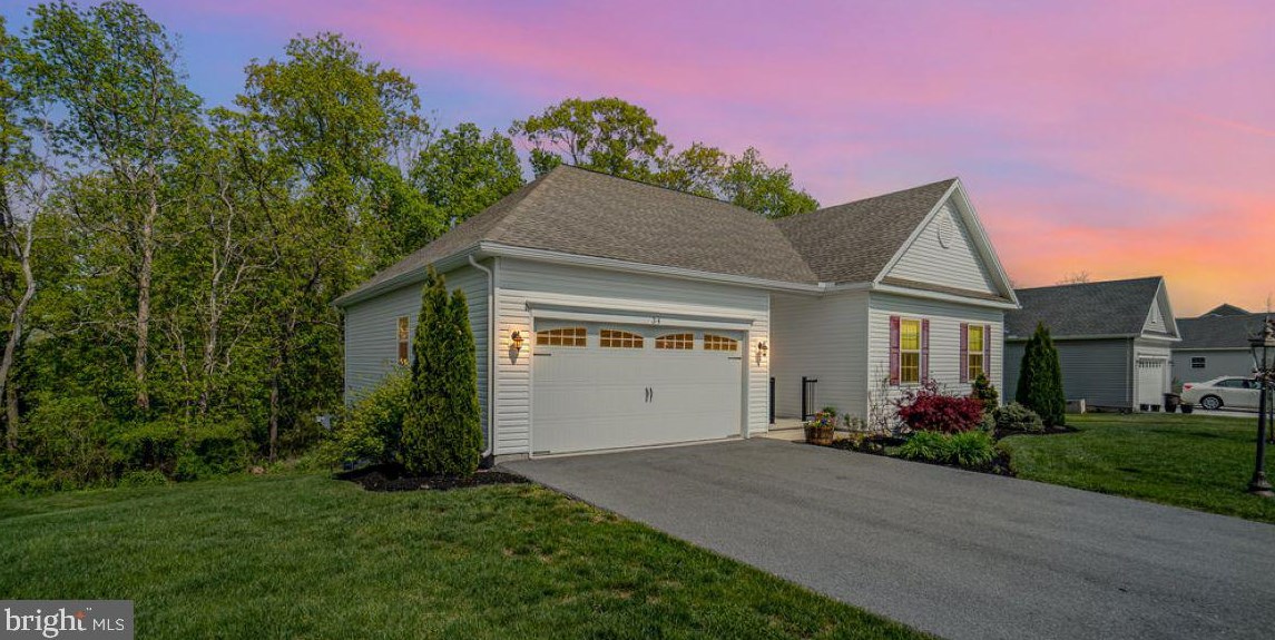 34 Regiment Dr, Gettysburg, PA 17325