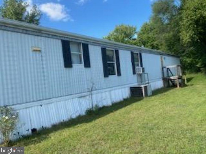 127 Sunrise Dr, Abbottstown PA  17301-9606 exterior