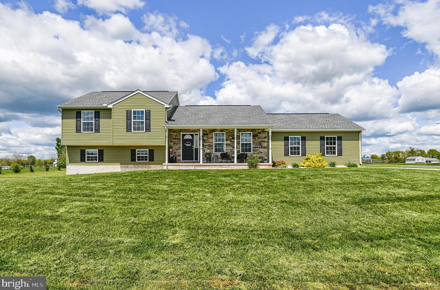 286 Double Play Dr, Gettysburg, PA 17325-6211