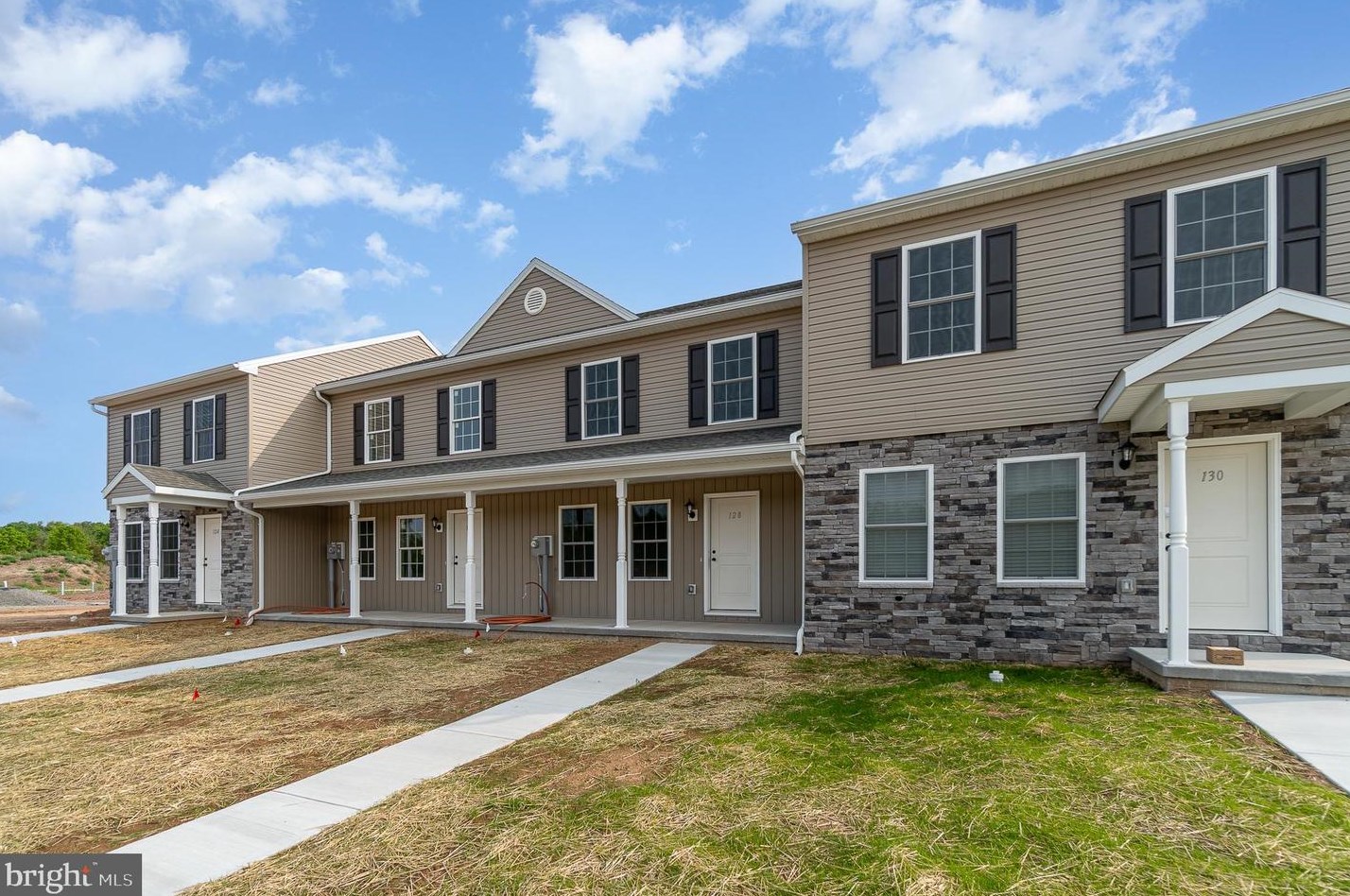 128 Homestead Dr, Gettysburg, PA 17325