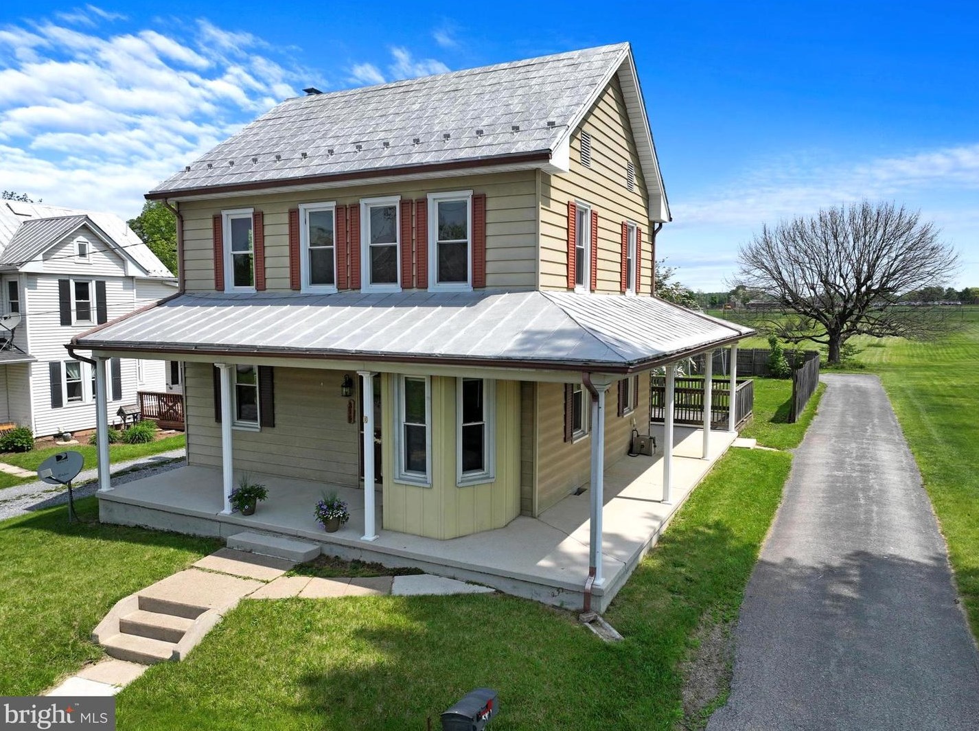 315 Oxford Rd, New Oxford, PA 17350-9701