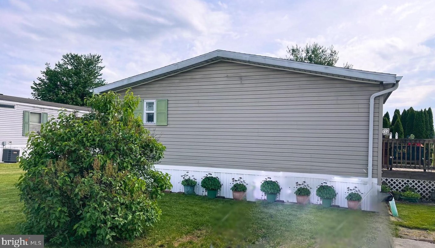 29 Hampshire Dr, New Oxford, PA 17350