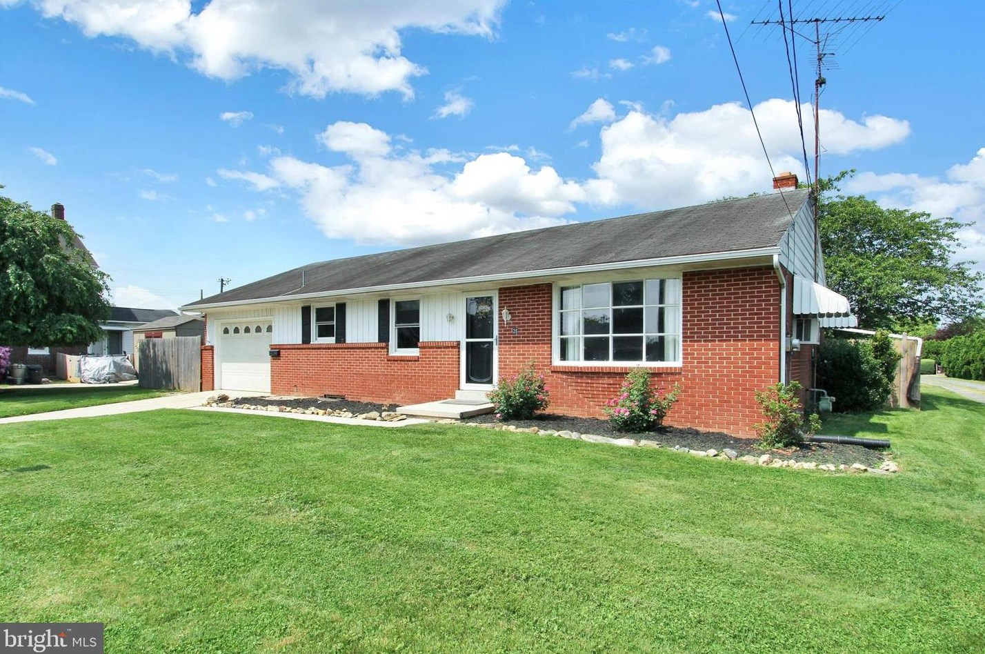 26 Maryland Ave, Littlestown, PA 17340