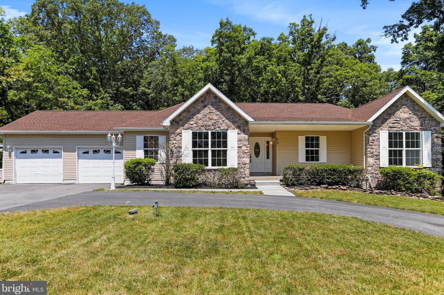 60 Sydnor Trl, Charnita, PA 17320