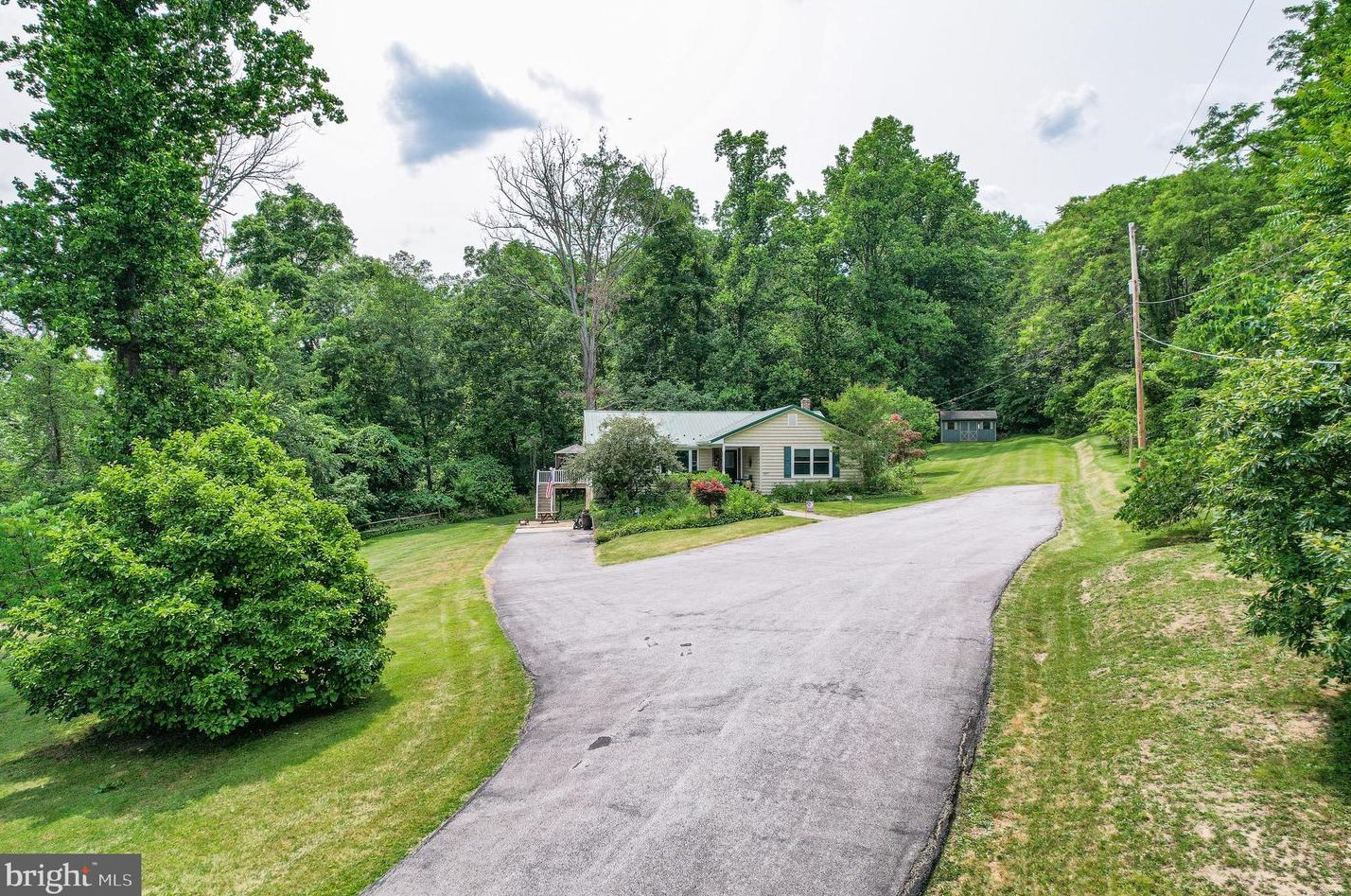 1677 Knoxlyn Rd, Gettysburg, PA 17325