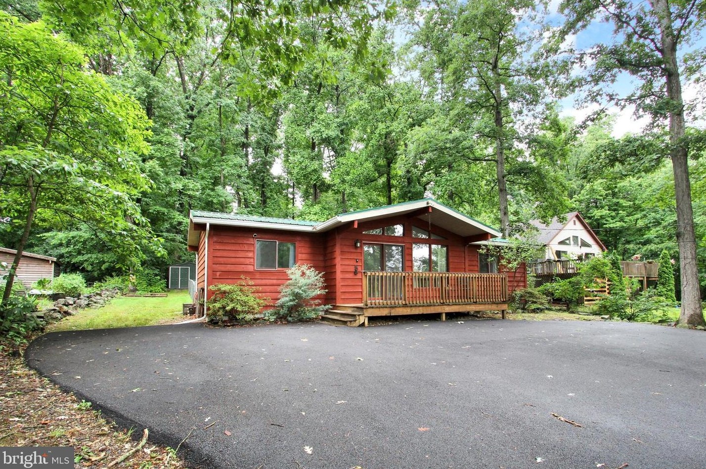 10 Harrison Dr, East Berlin, PA 17316
