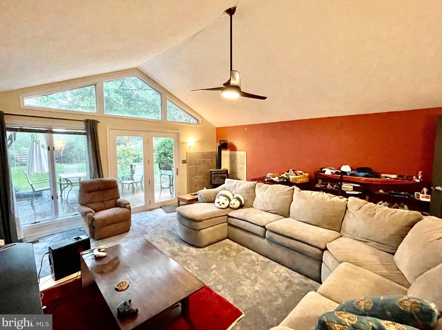 95 Lake View Dr, Gettysburg, PA 17325