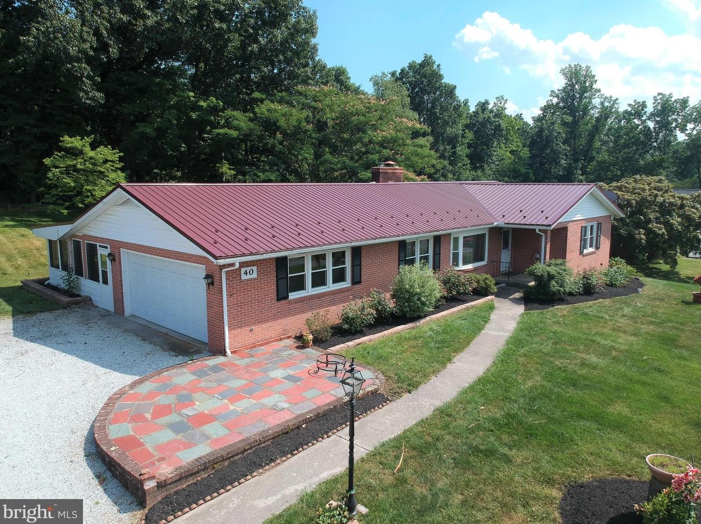 40 Grasshopper Ln, Charnita, PA 17320