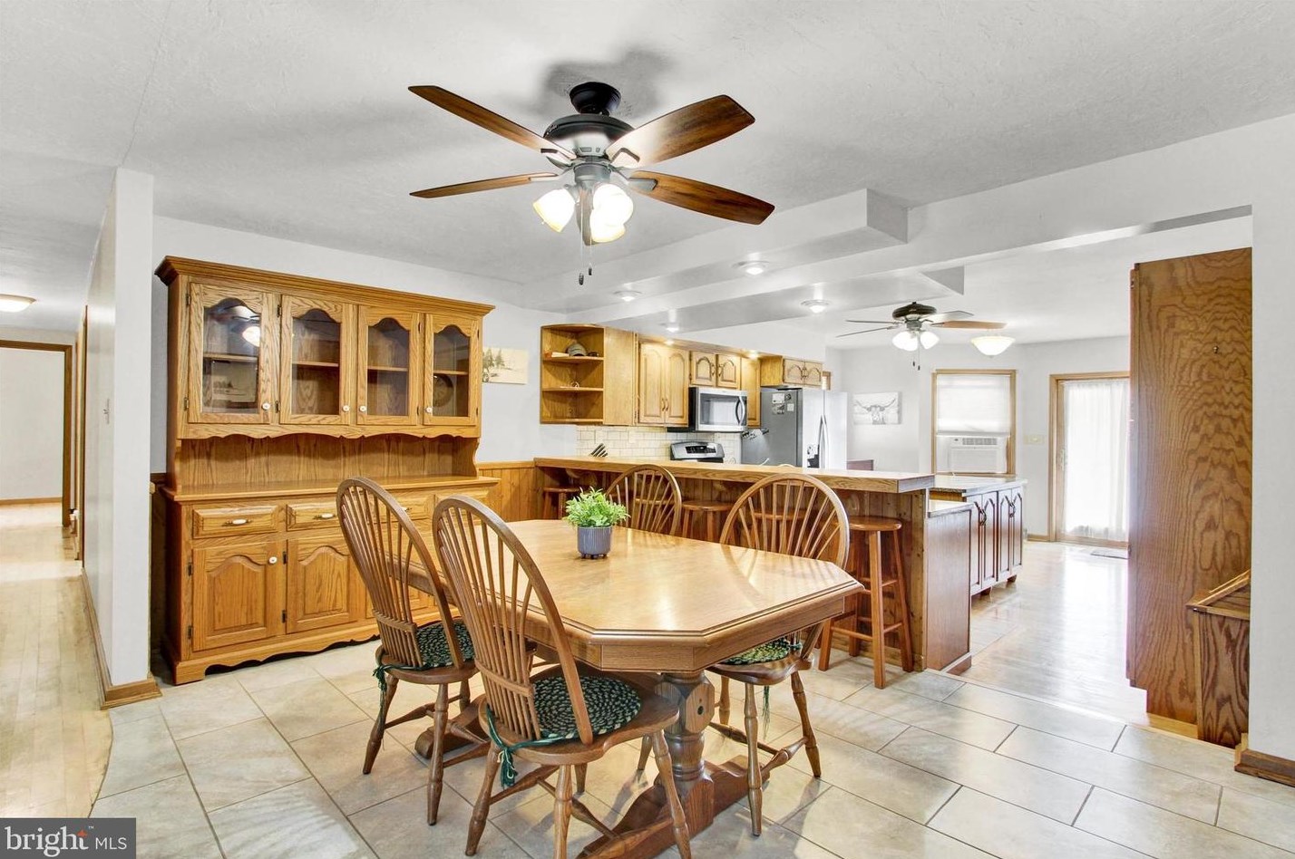 575 Lake Meade Dr, East Berlin PA  17316-9326 exterior