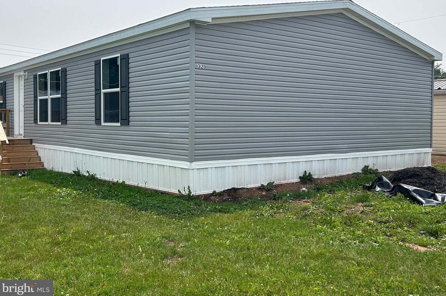 325 Brick Ln, New Oxford, PA 17350-9050