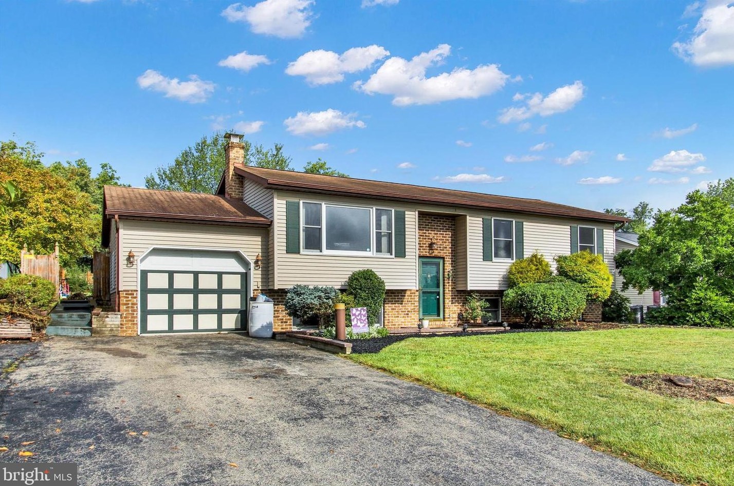125 Kinsey Dr, Gettysburg, PA 17325-8486