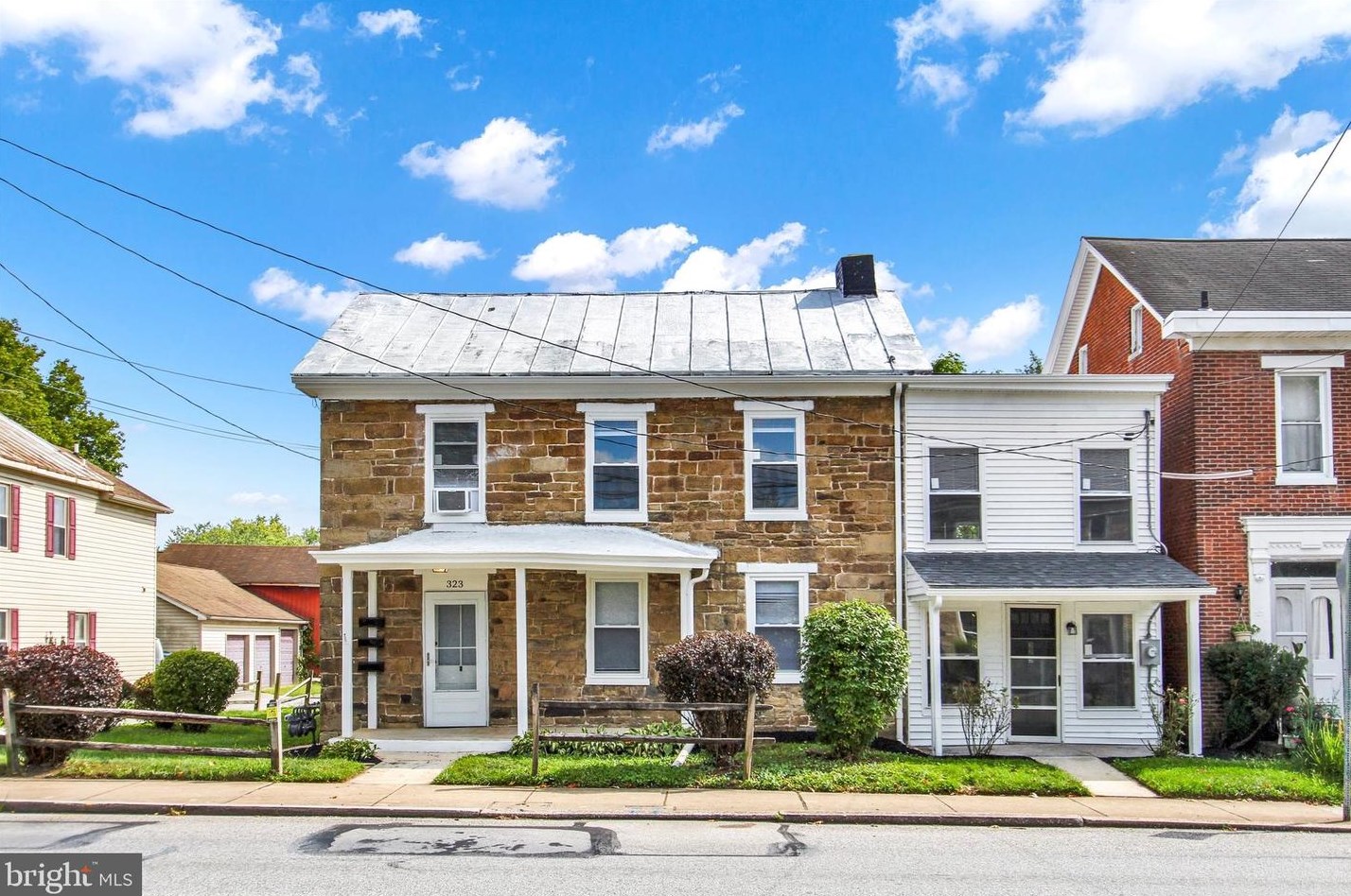323 Lincoln Way, New Oxford, PA 17350-9554